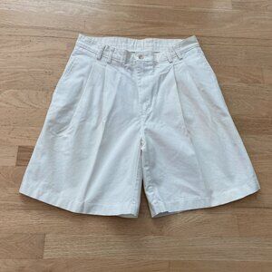 Eddie Bauer Men's Golf Pleated Shorts, White, Waist 33, Good Condition